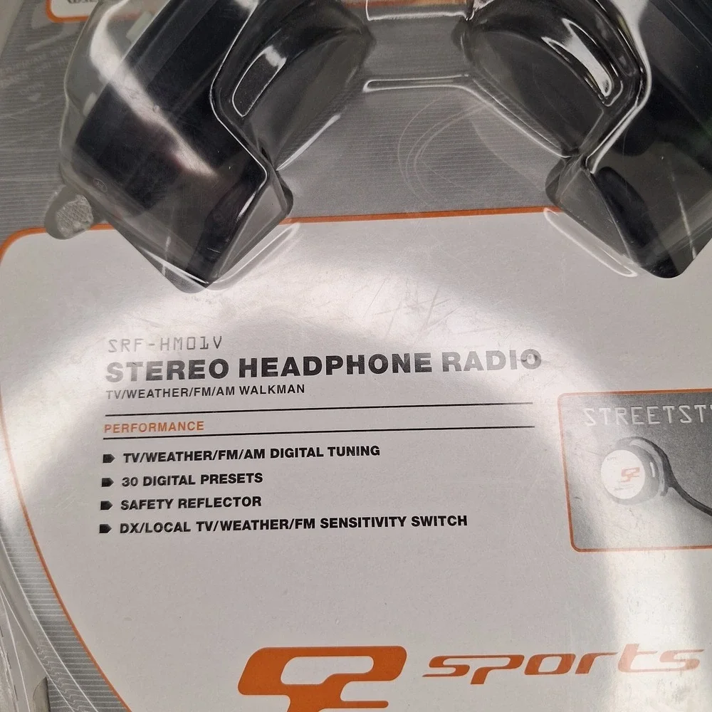 SONY Walkman SRF-HM01V Portable Stereo Radio Headphones Sealed Vintage NOS New